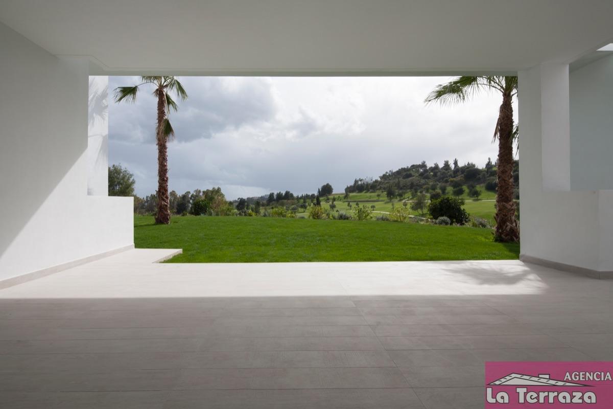For sale of apartment in Estepona