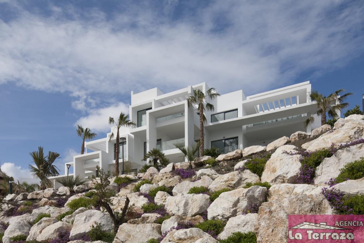 For sale of apartment in Estepona