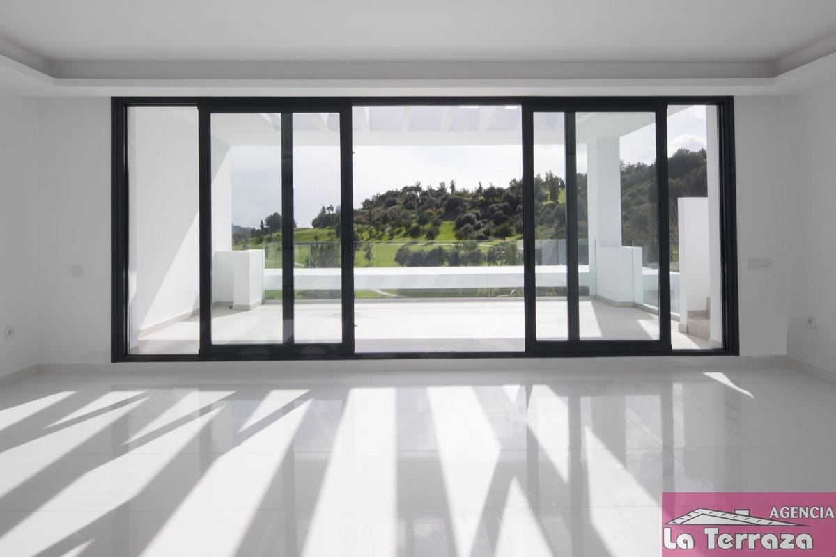 For sale of apartment in Estepona