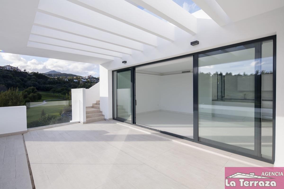 For sale of apartment in Estepona