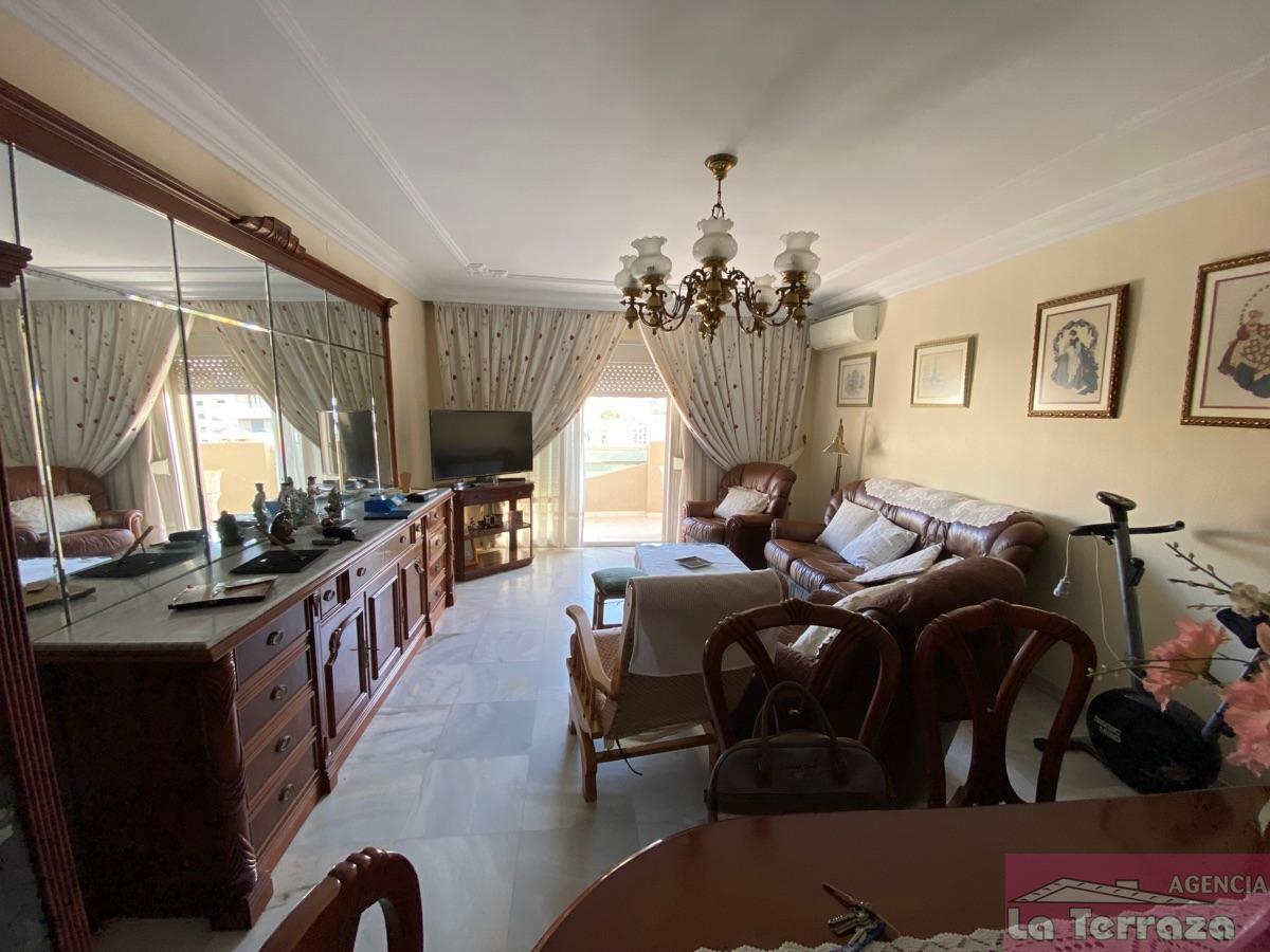 Venta de piso en Estepona