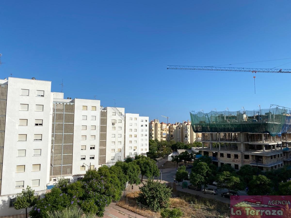 Venta de piso en Estepona