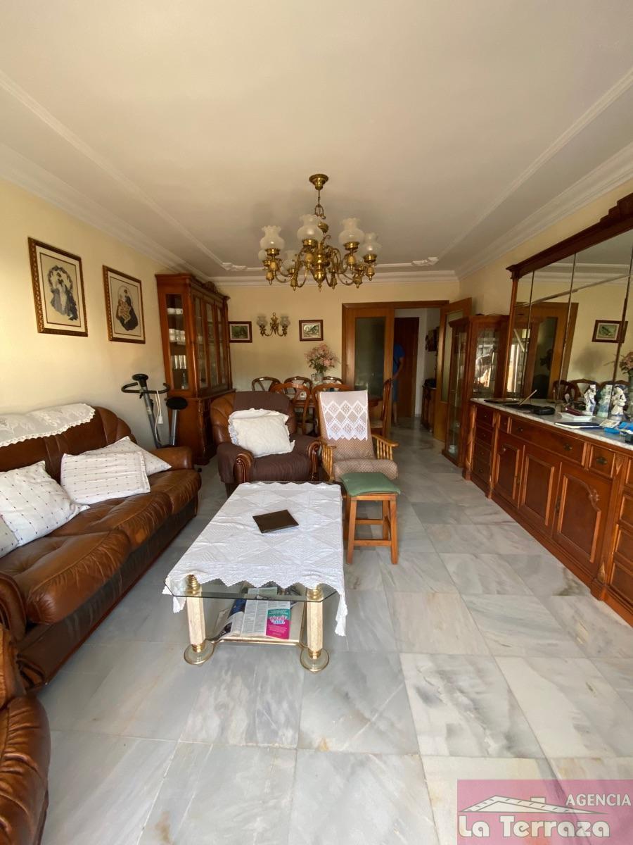 Venta de piso en Estepona