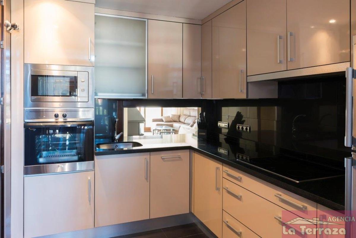 Til salg fra penthouse i Estepona