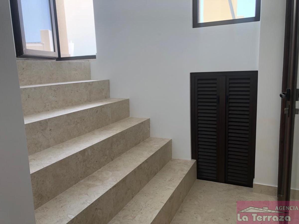 Til salg fra penthouse i Estepona