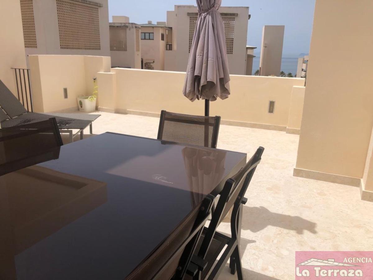Til salg fra penthouse i Estepona