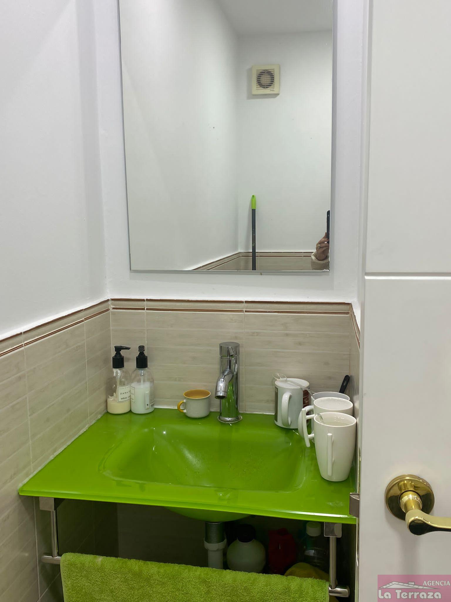 For rent of office in Estepona