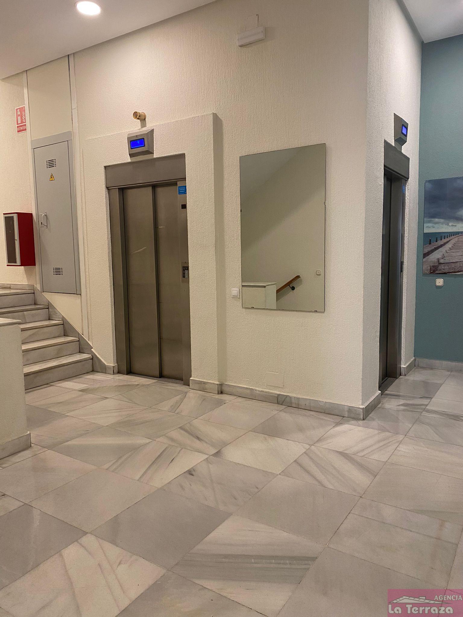 For rent of office in Estepona