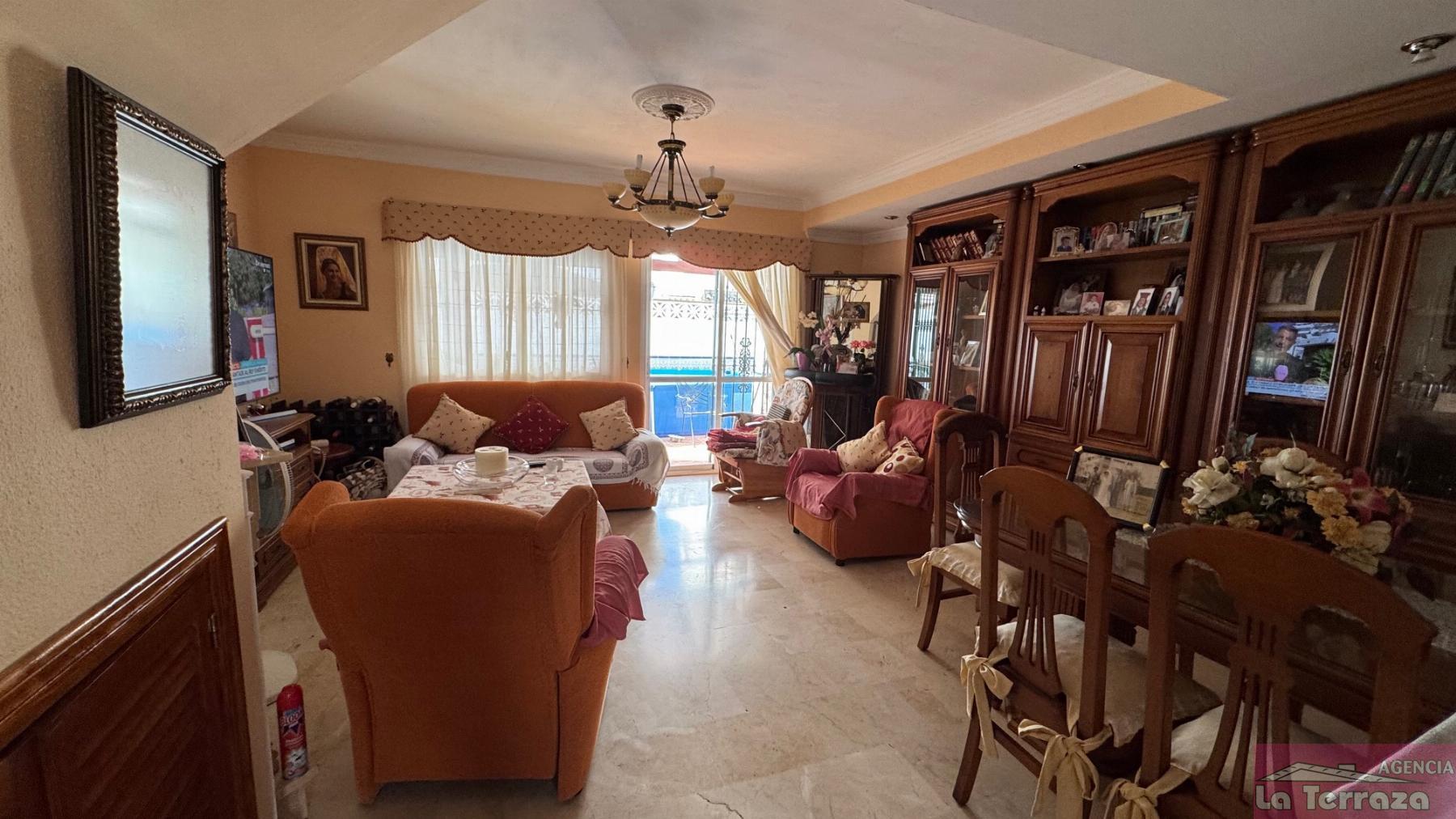 Myynti
 from
 talo
 sisään

 Estepona