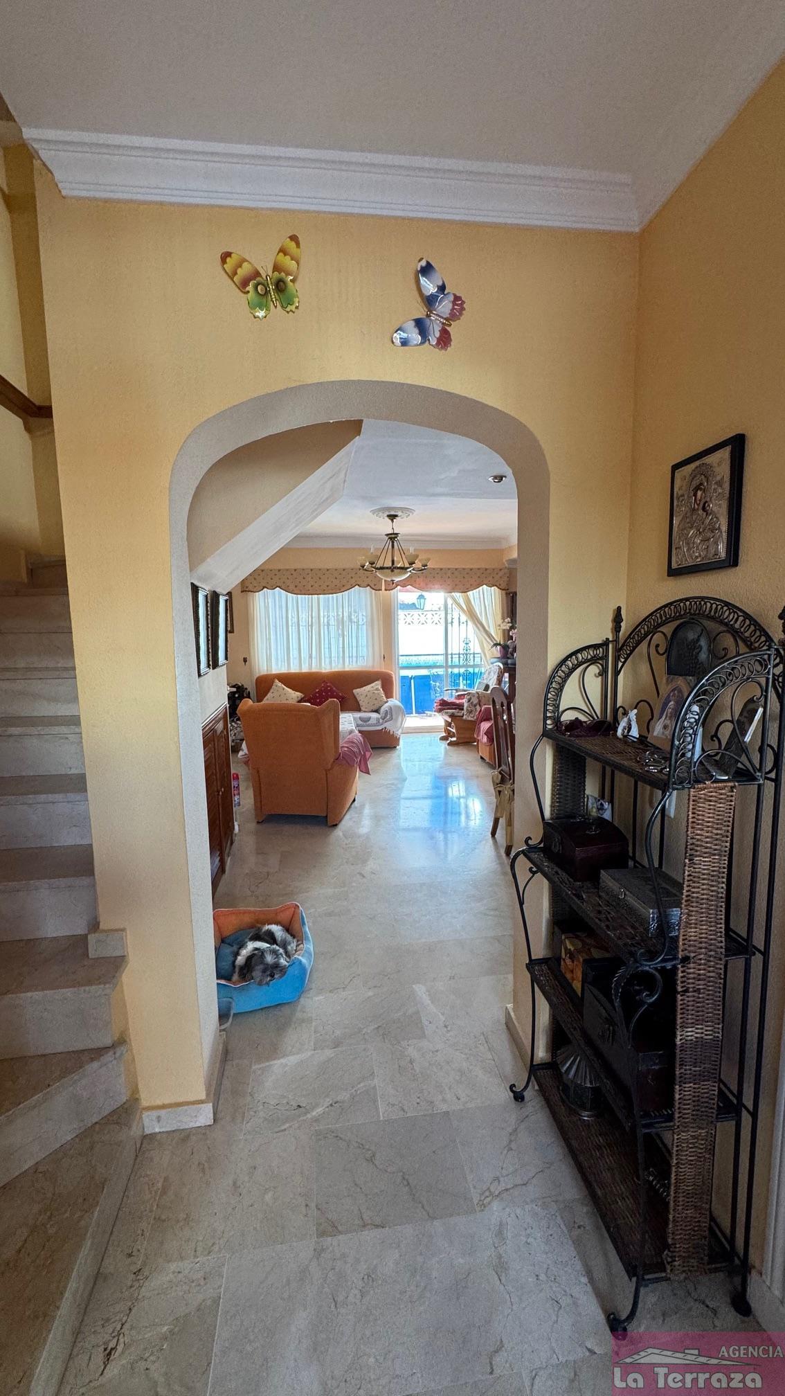 Myynti
 from
 talo
 sisään

 Estepona
