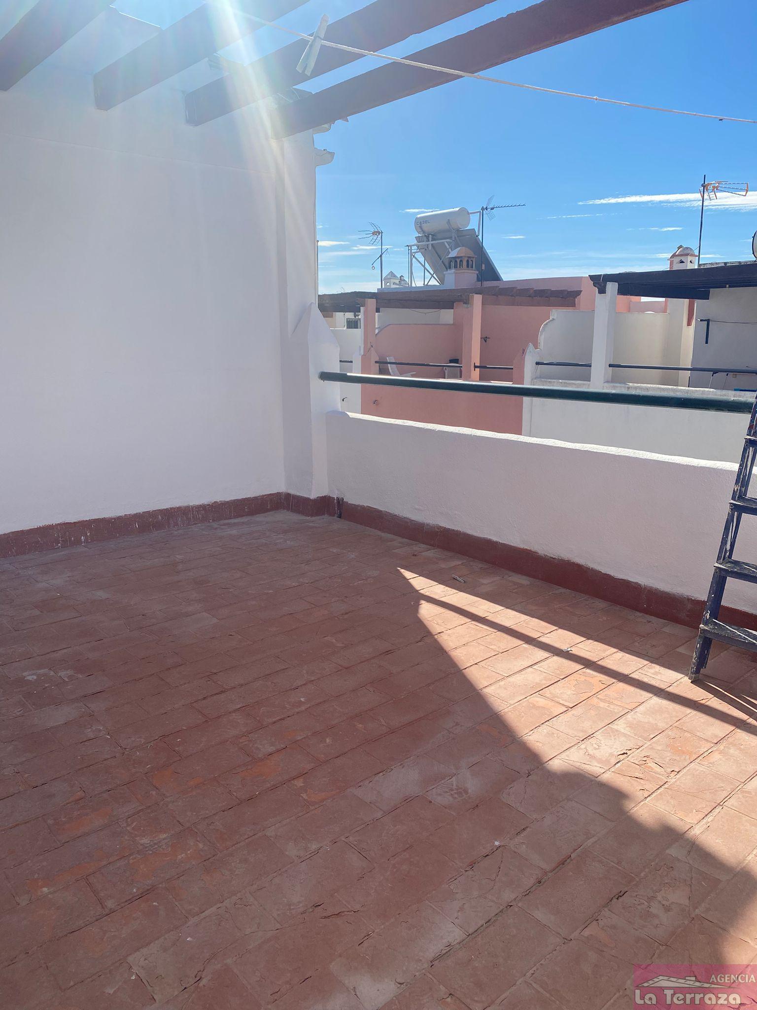 Myynti
 from
 talo
 sisään

 Estepona