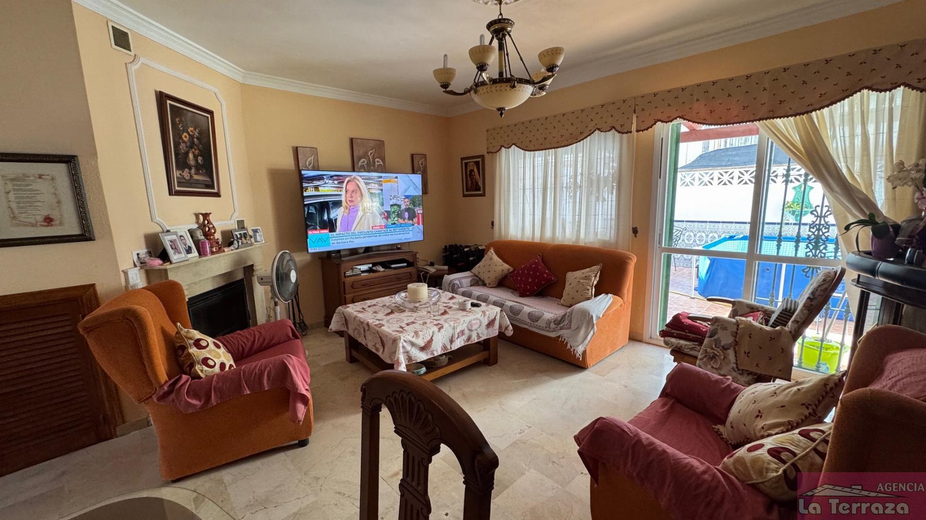 Myynti
 from
 talo
 sisään

 Estepona