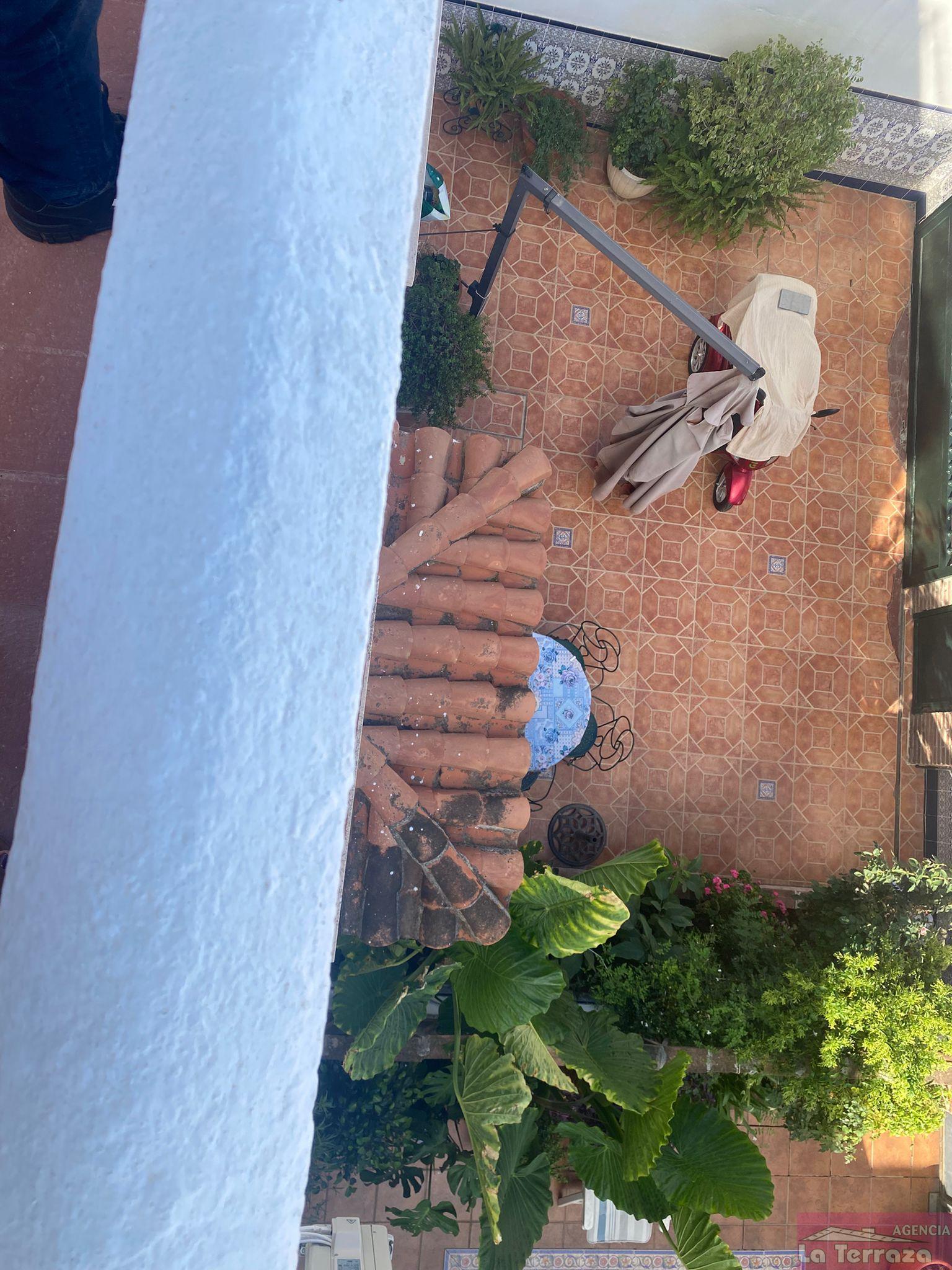 Myynti
 from
 talo
 sisään

 Estepona