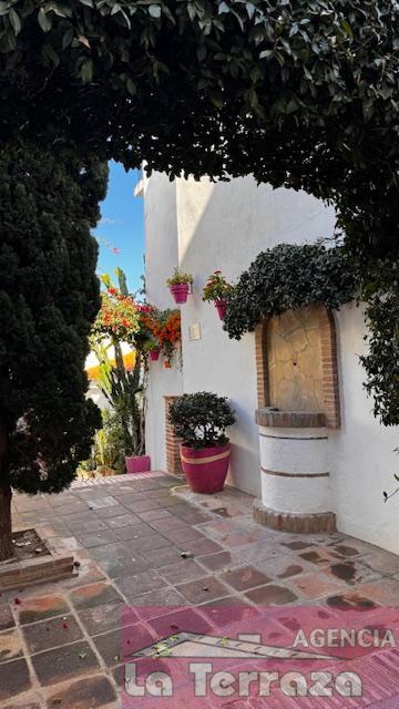 Продажа от

 Домa на Estepona