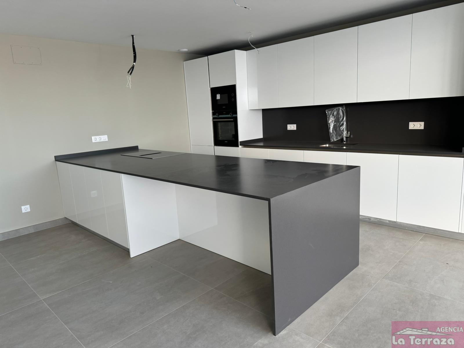 Venta de piso en Estepona