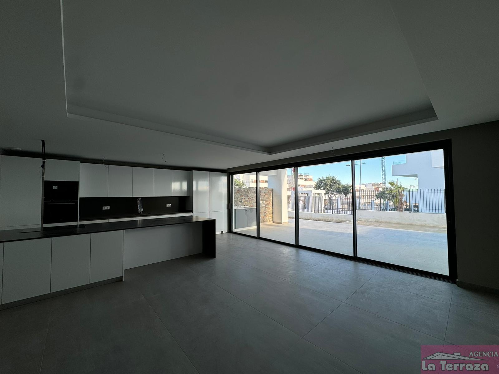 Venta de piso en Estepona