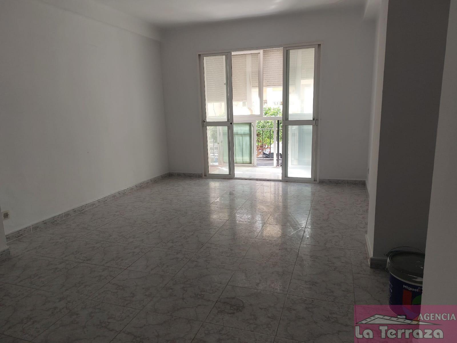Venta de piso en Estepona