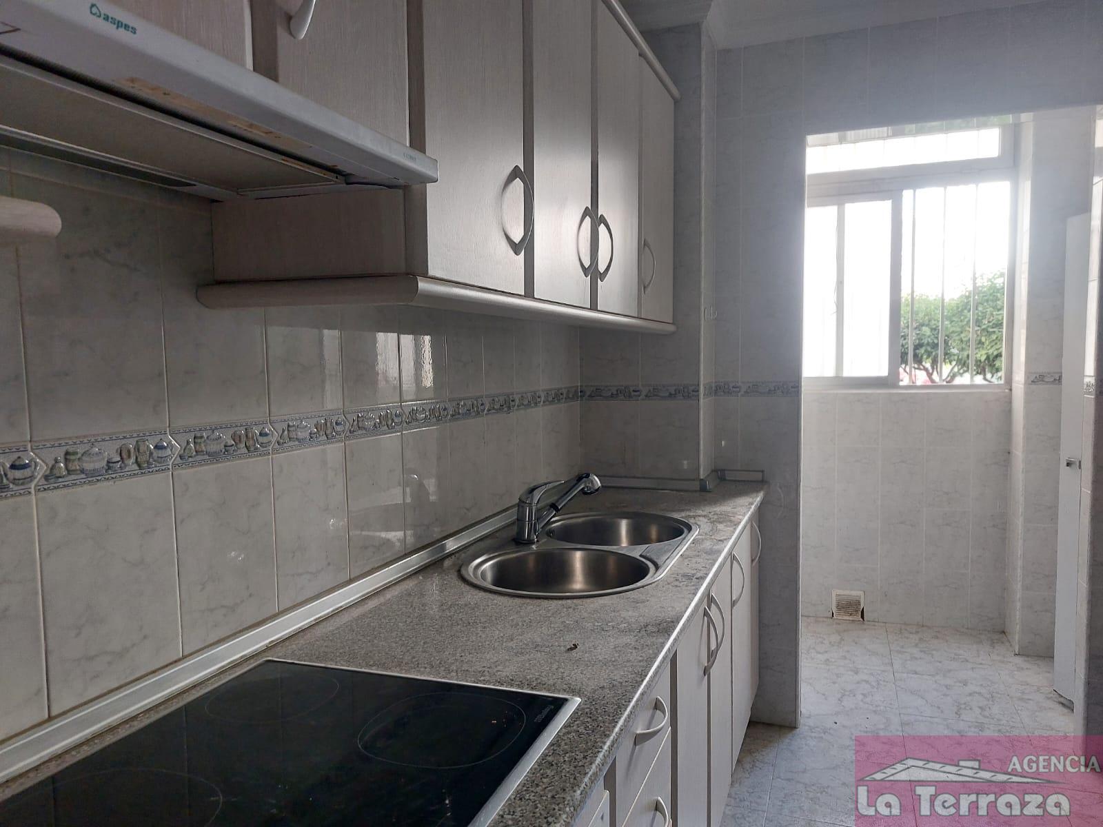 Venta de piso en Estepona