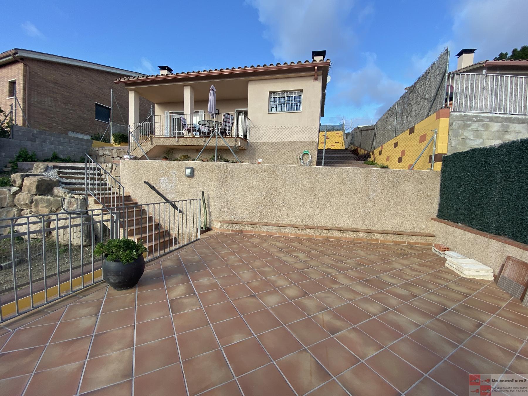 For sale of house in Vallbona d Anoia