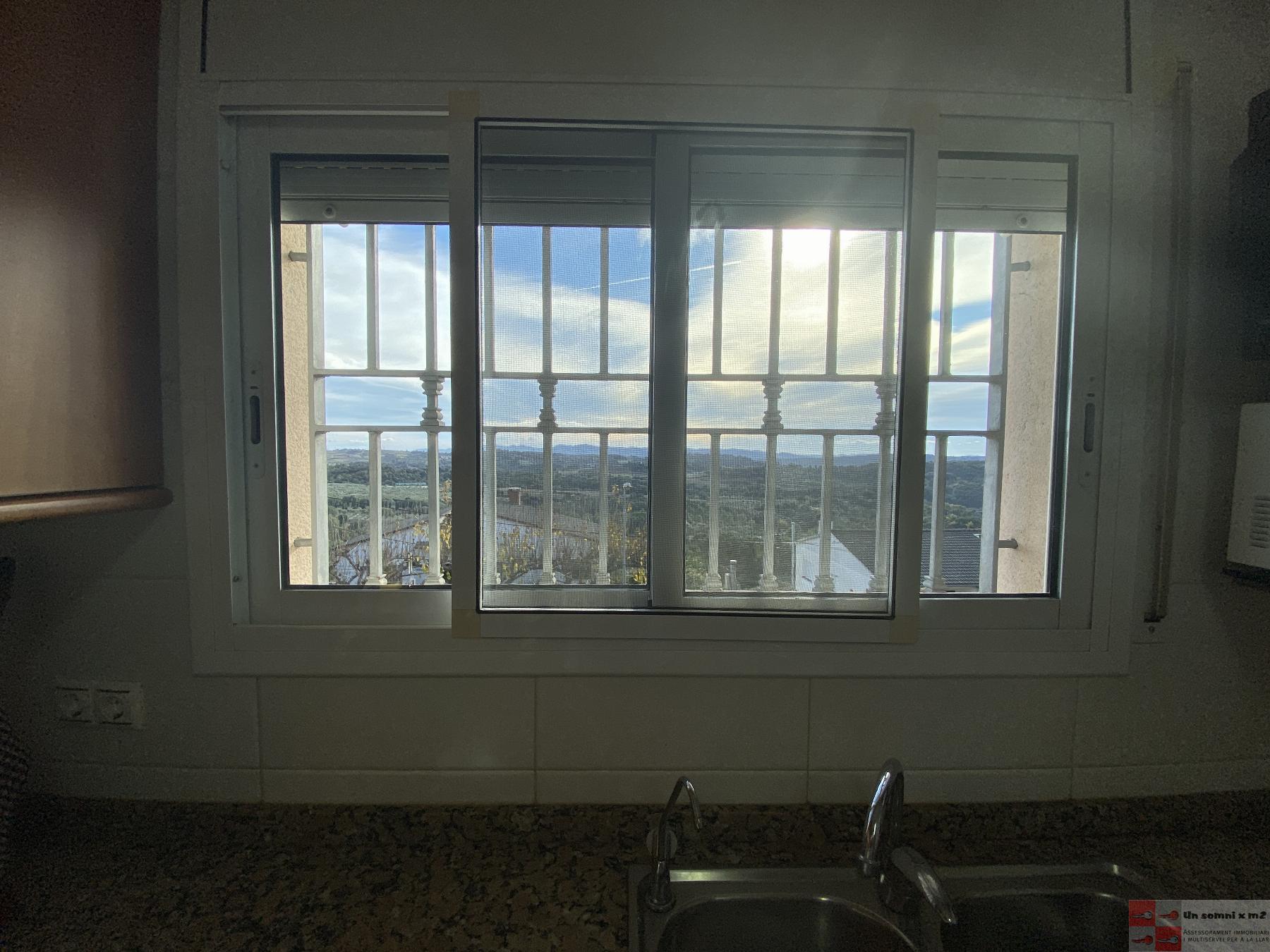For sale of house in Vallbona d Anoia
