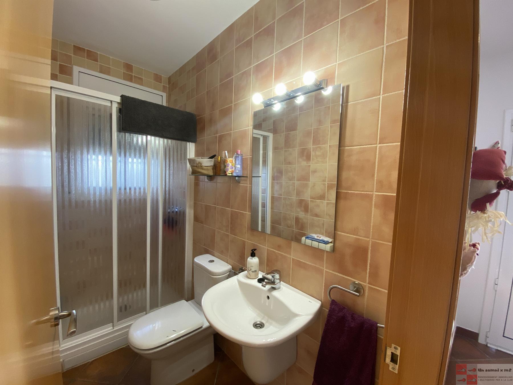 For sale of house in Vallbona d Anoia