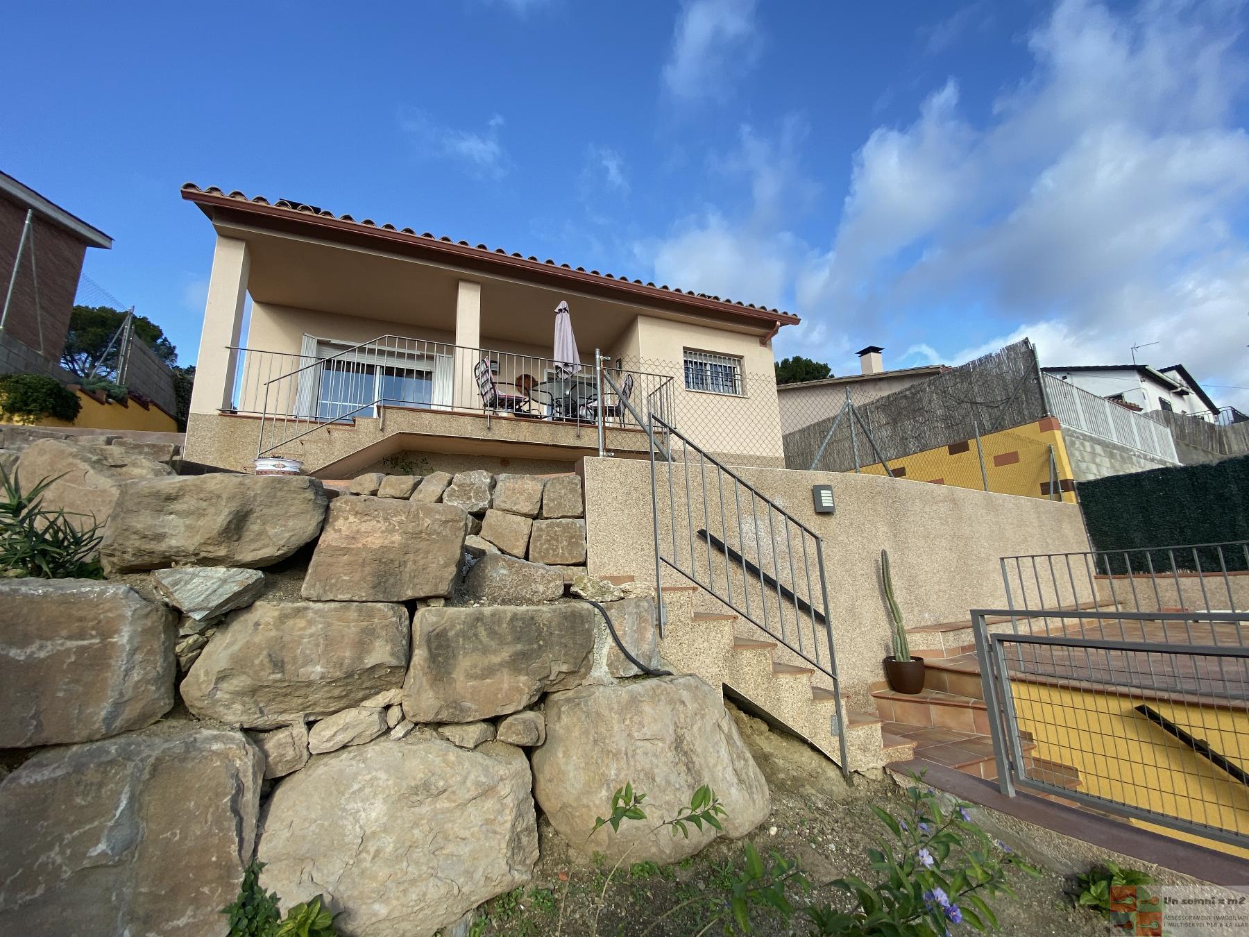 For sale of house in Vallbona d Anoia