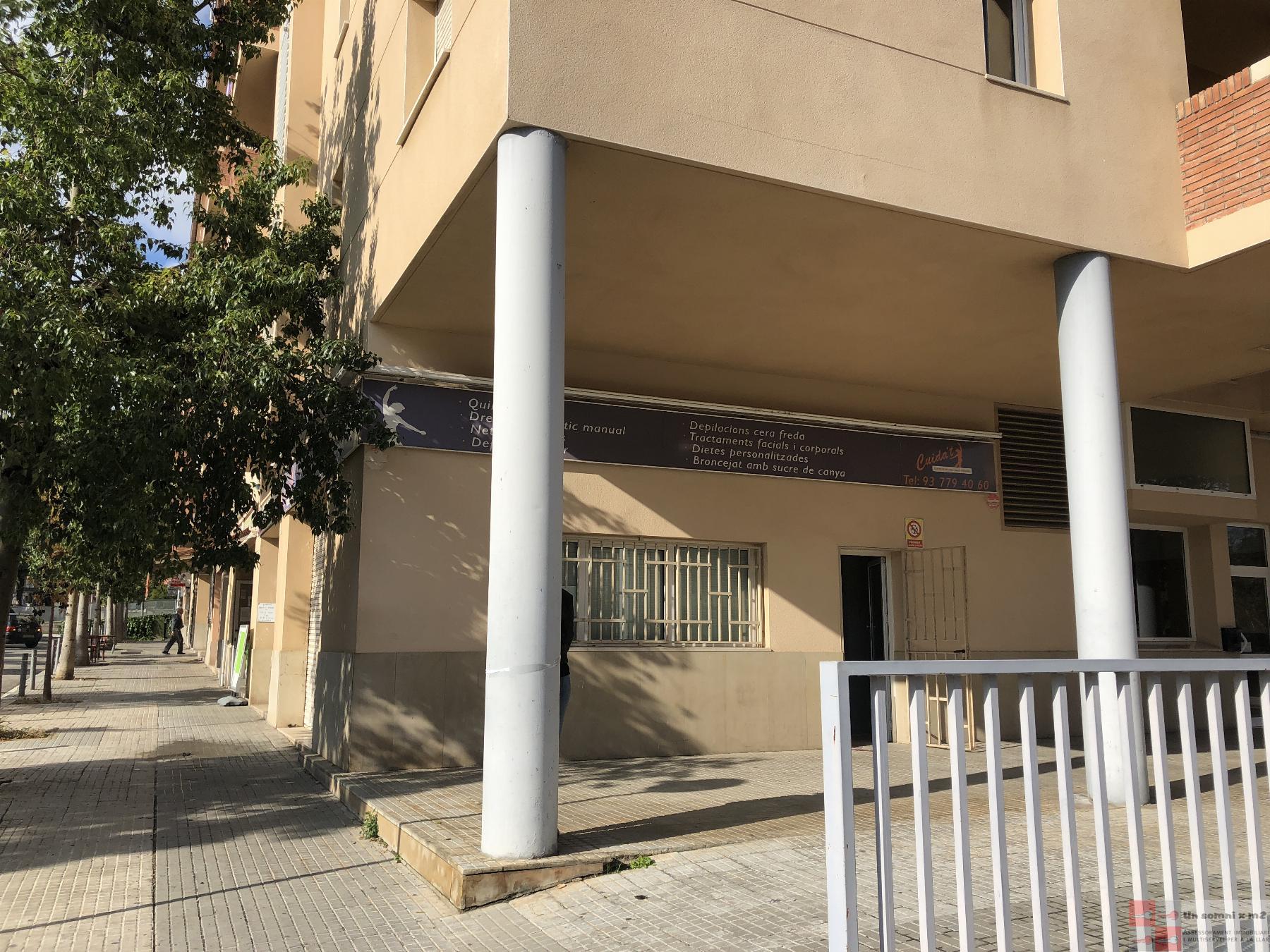 For rent of commercial in Piera