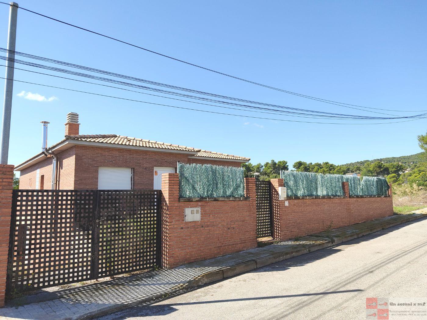 For sale of house in La Torre de Claramunt