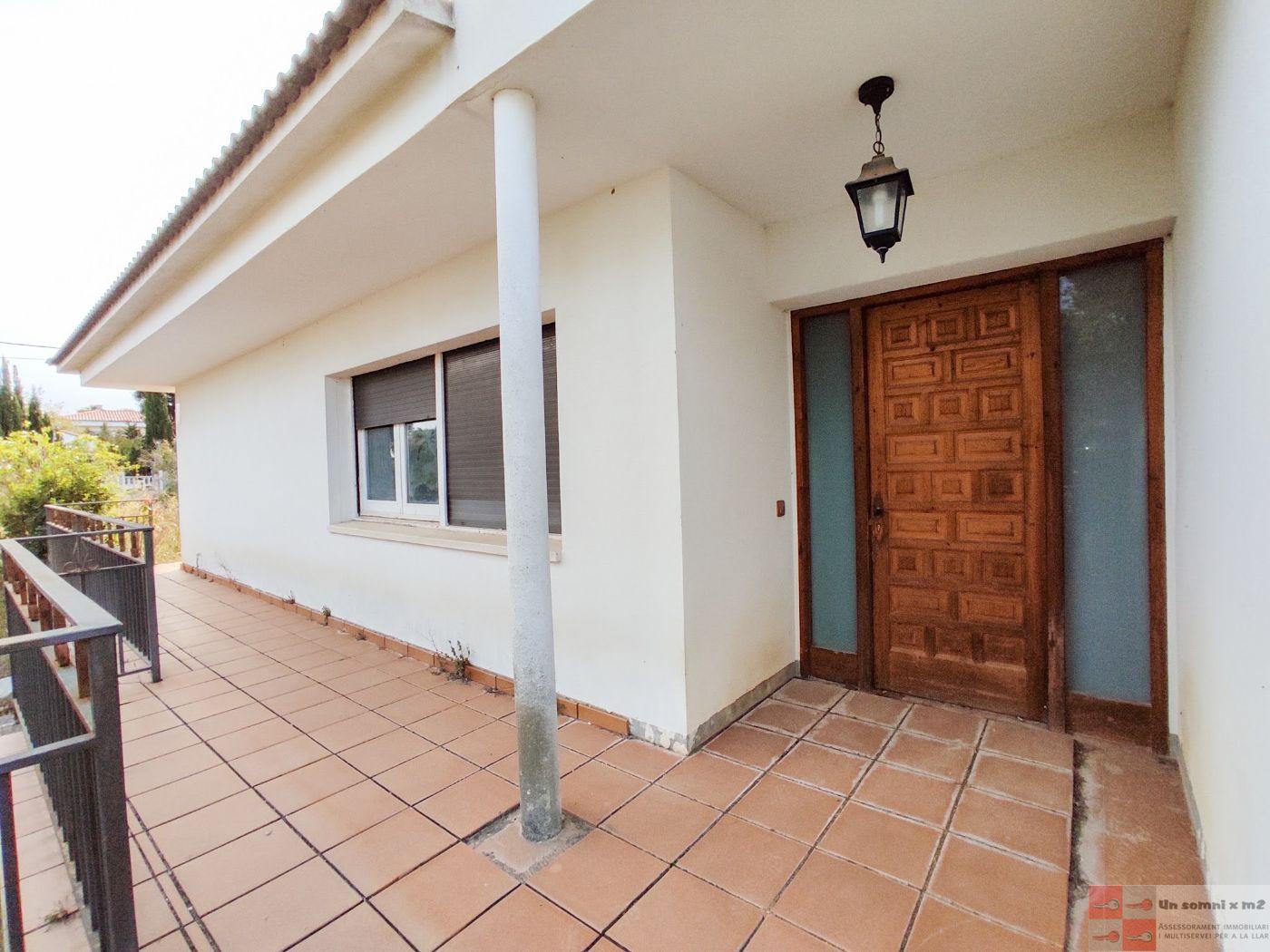 For sale of house in La Torre de Claramunt