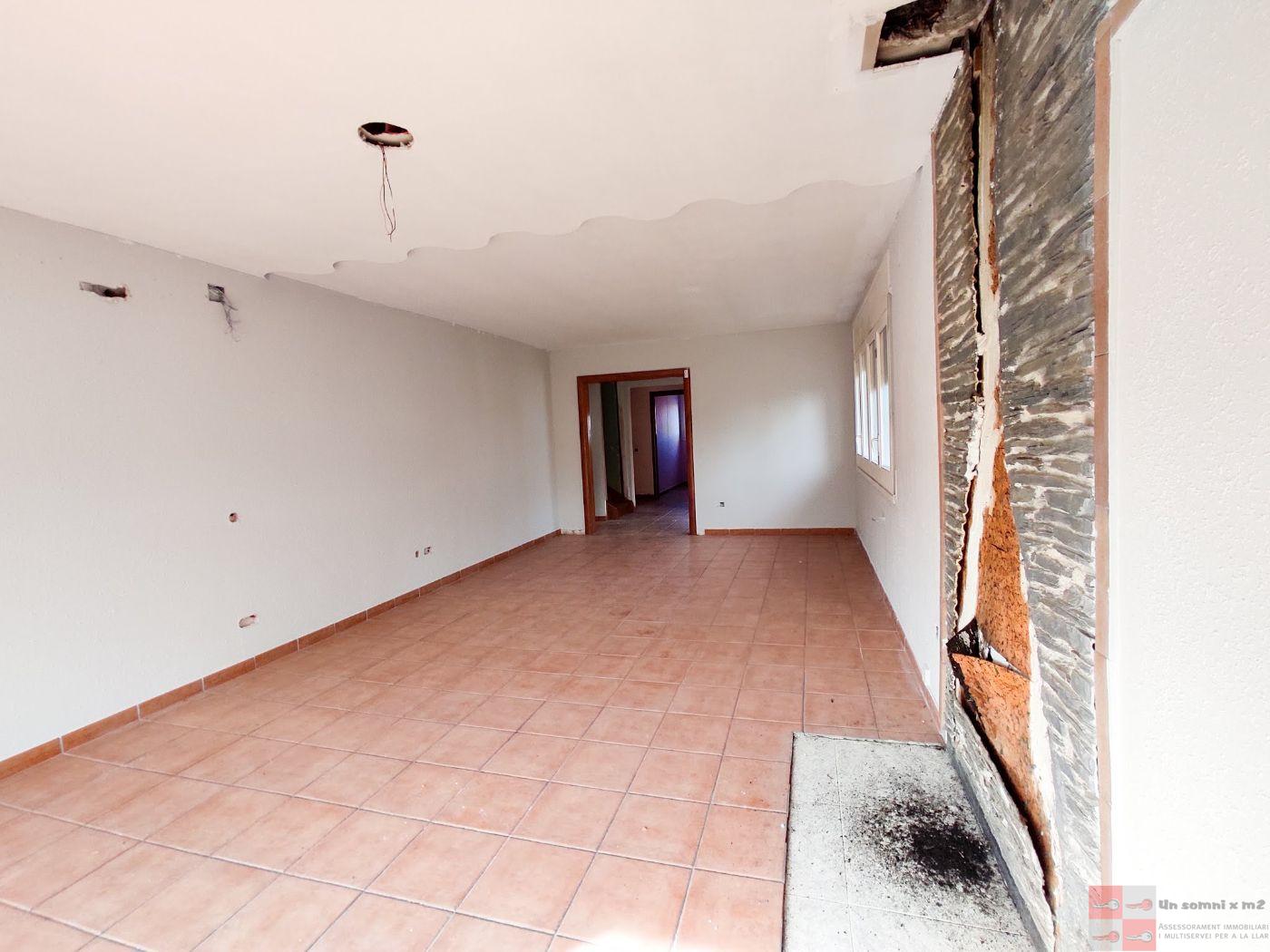 For sale of house in La Torre de Claramunt