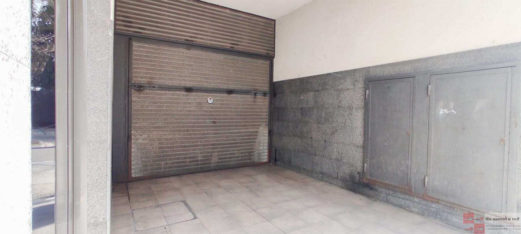 For sale of garage in Piera