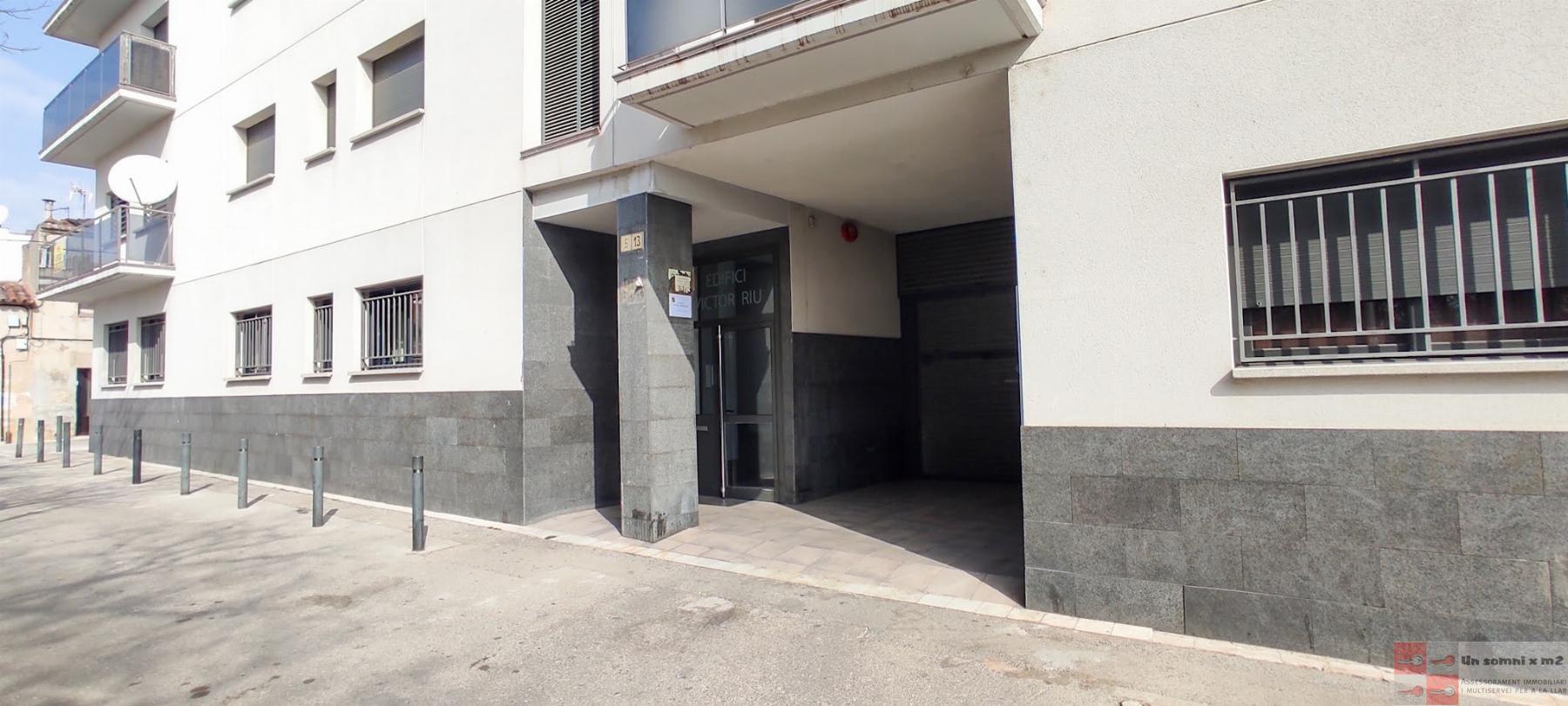 For sale of garage in Piera