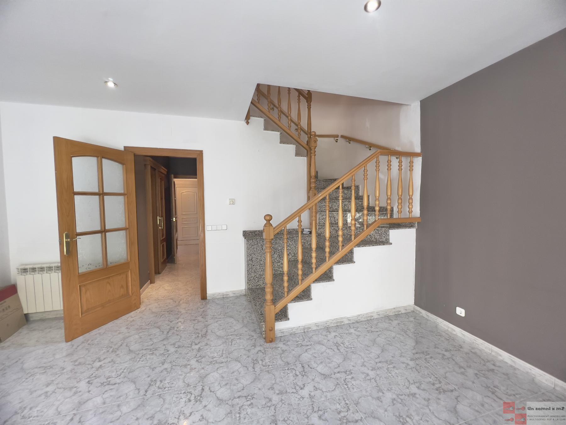 For sale of house in Piera