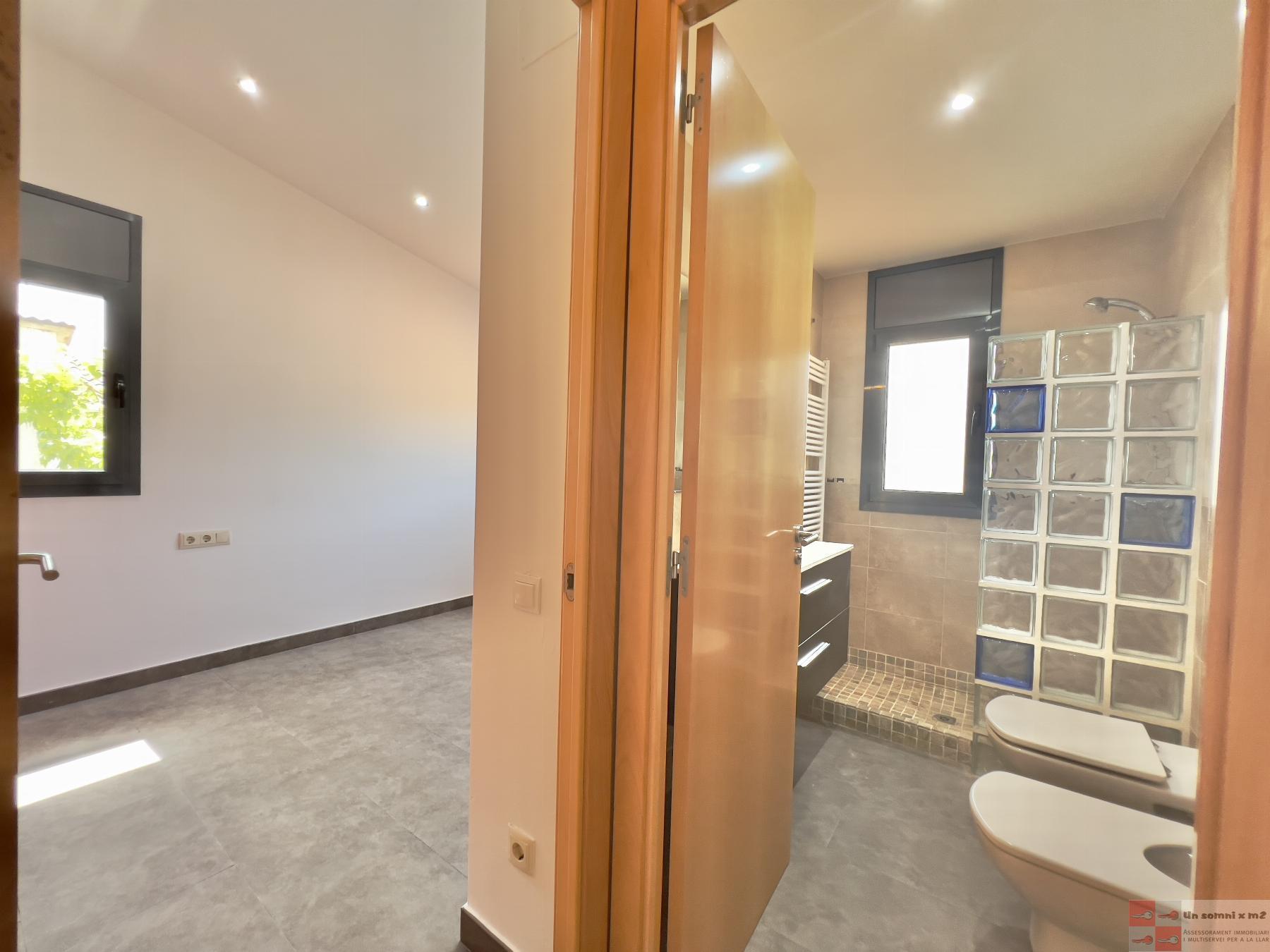 For sale of house in Piera