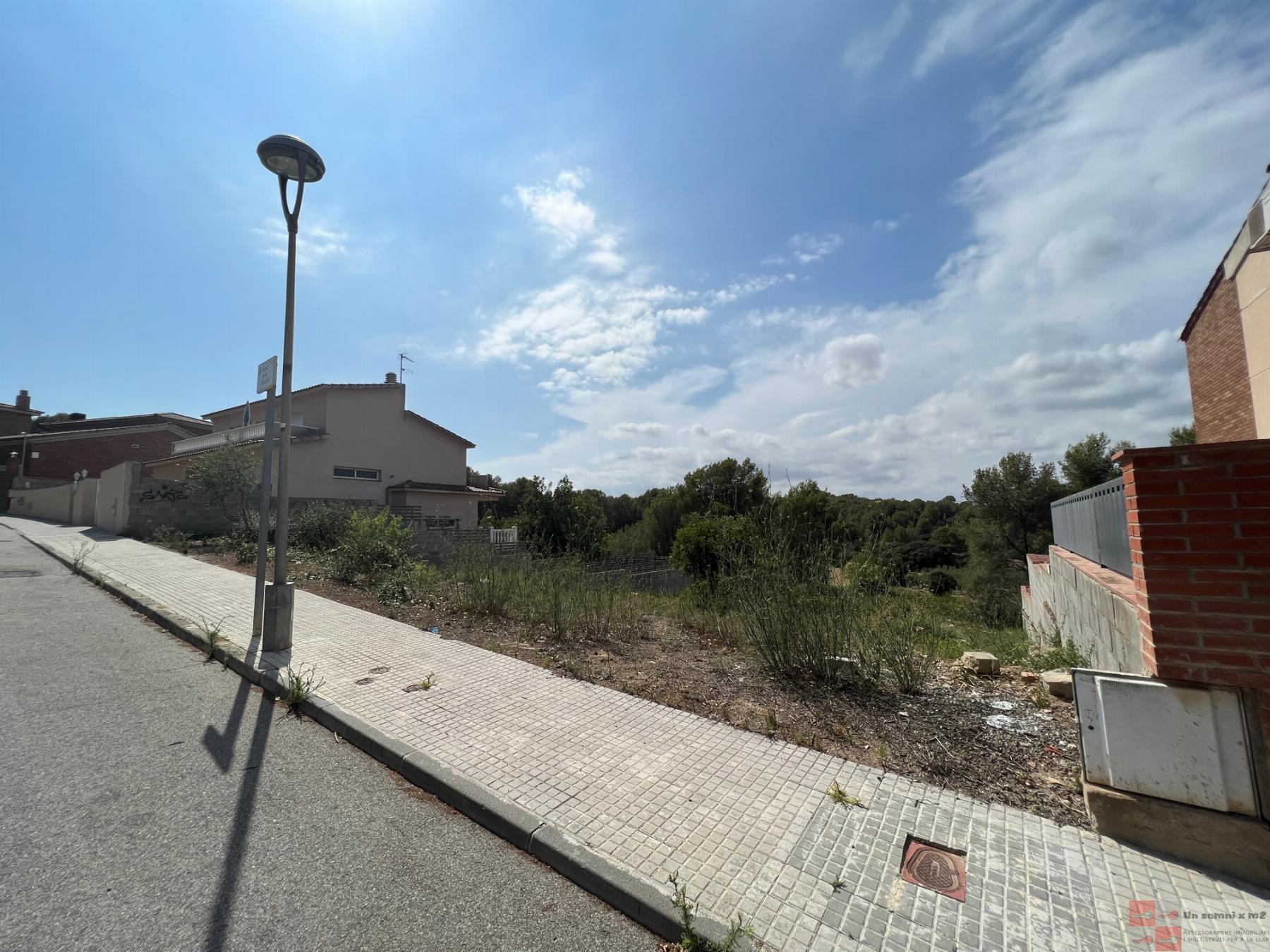 For sale of land in La Riera de Gaià