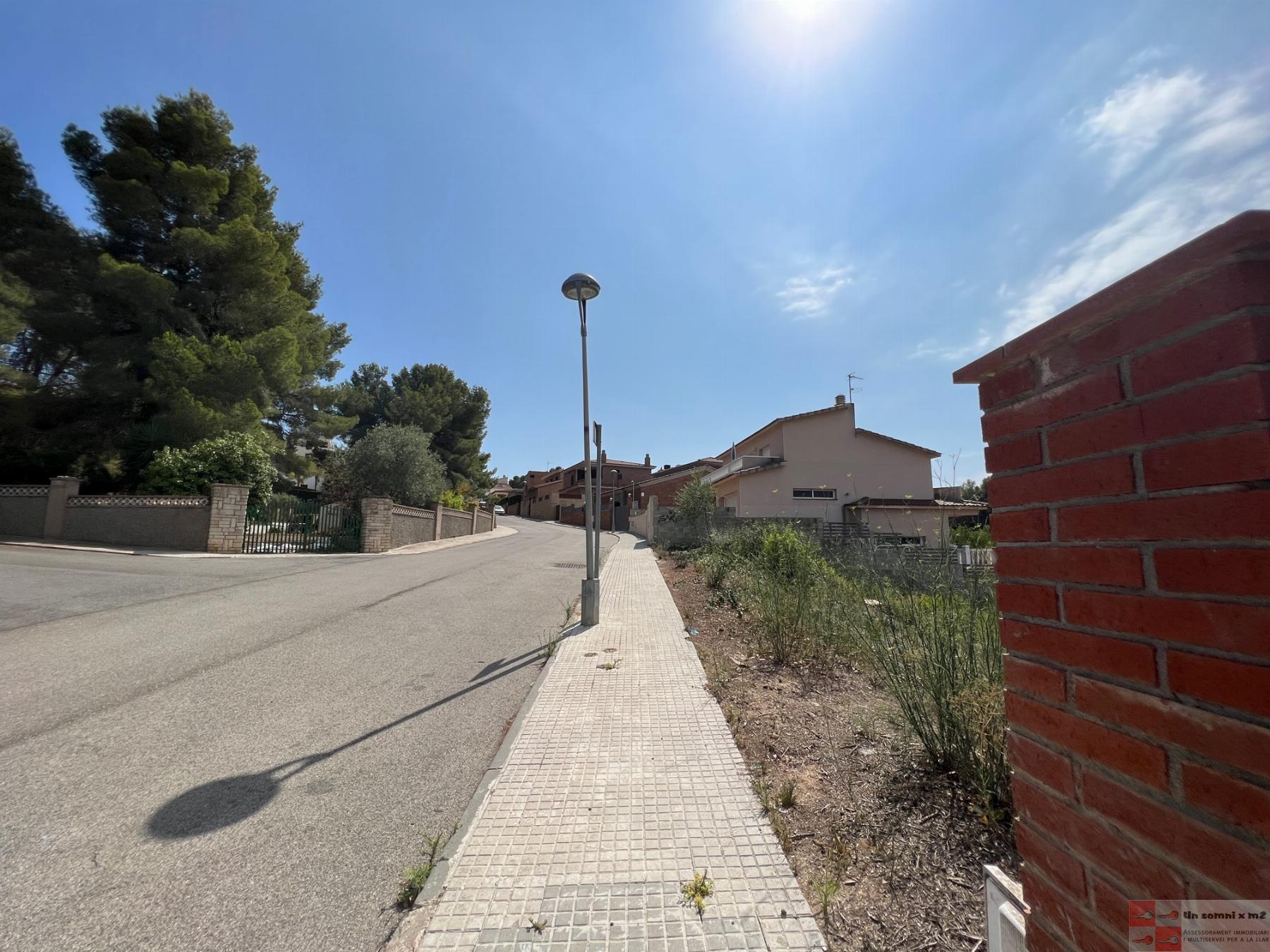 For sale of land in La Riera de Gaià