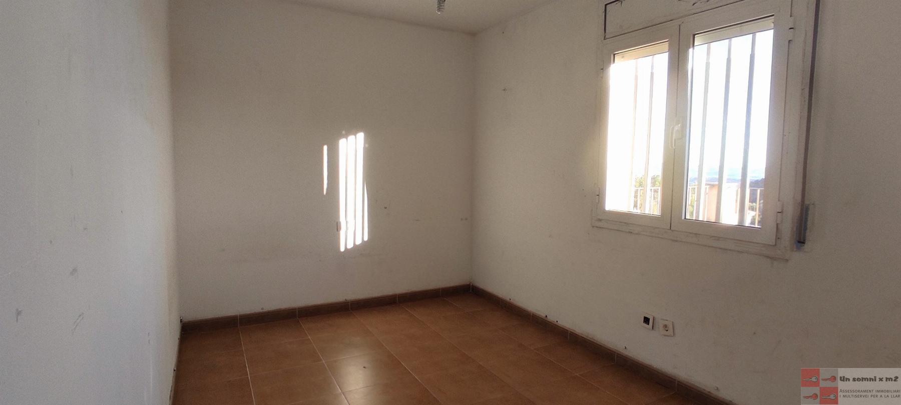 For sale of house in Mediona