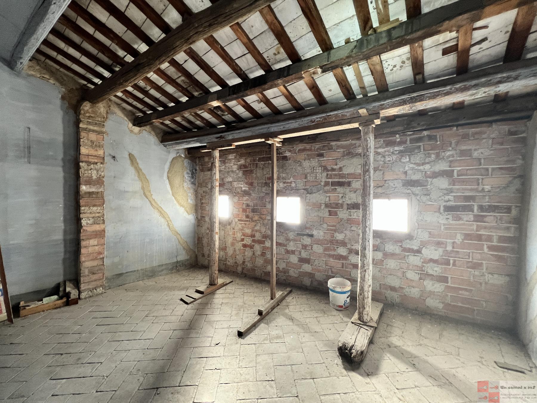For sale of building in Masquefa