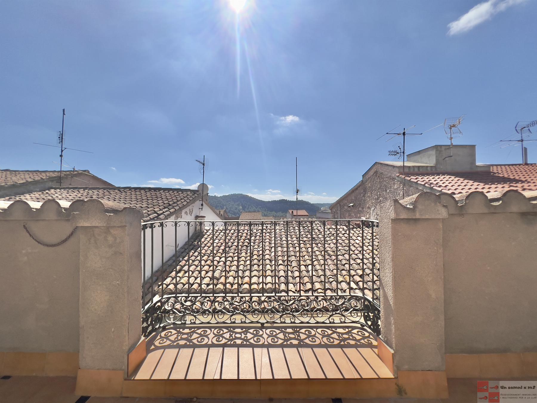 For sale of house in Vallbona d Anoia