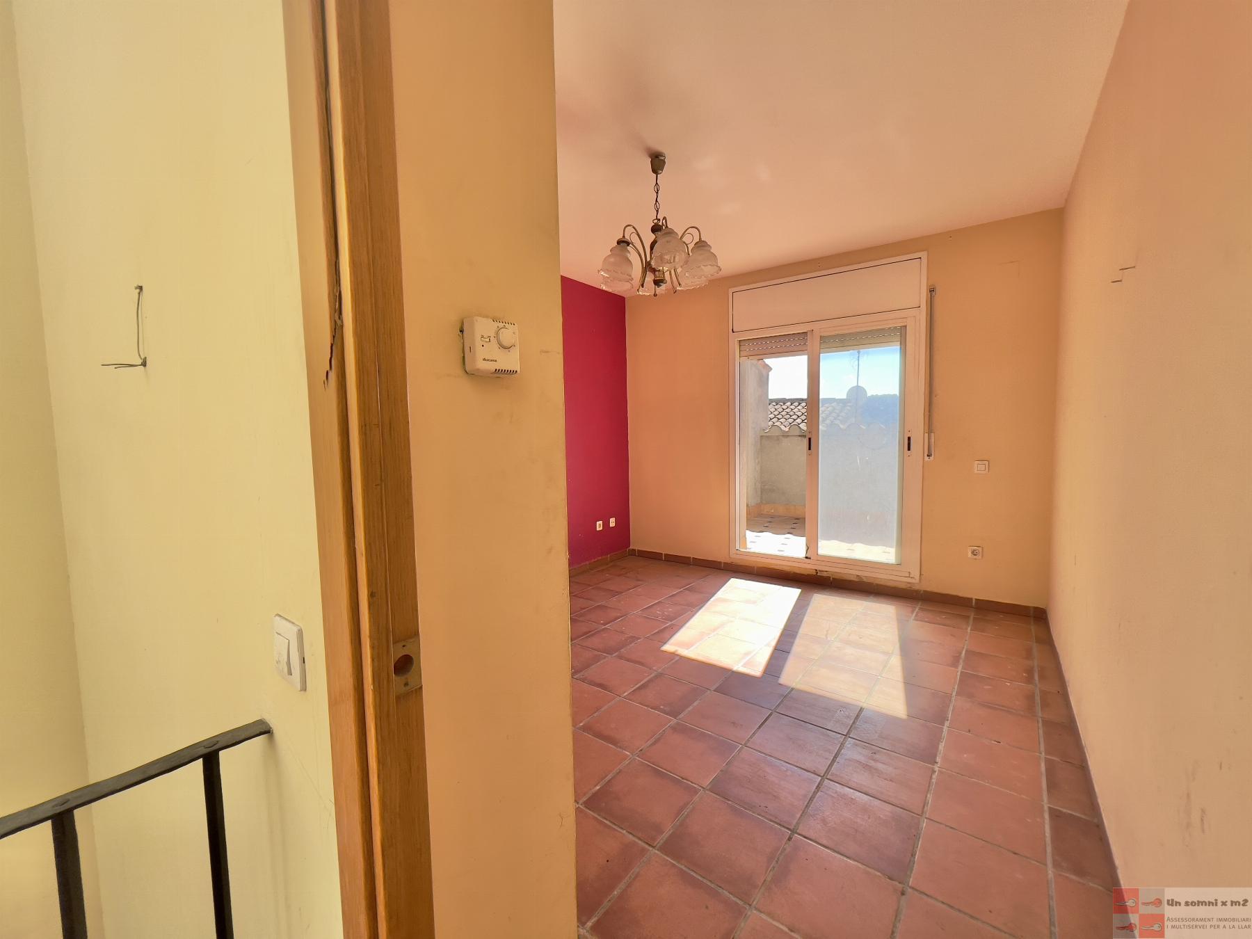 For sale of house in Vallbona d Anoia