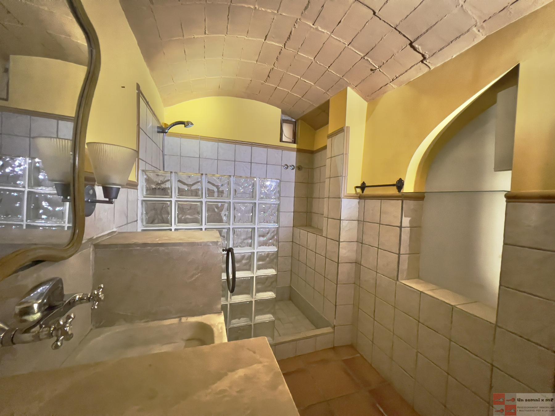 For sale of house in Vallbona d Anoia