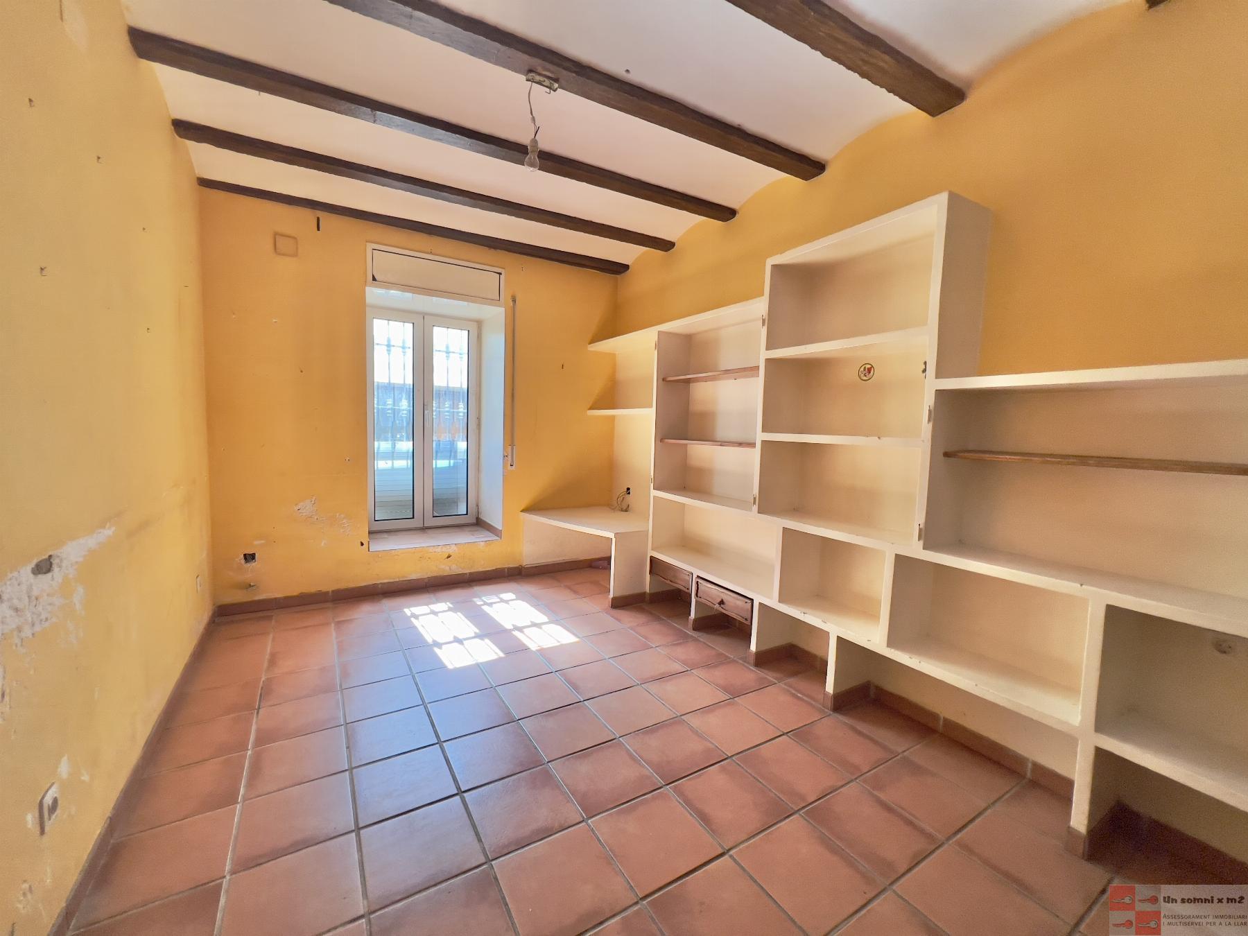 For sale of house in Vallbona d Anoia