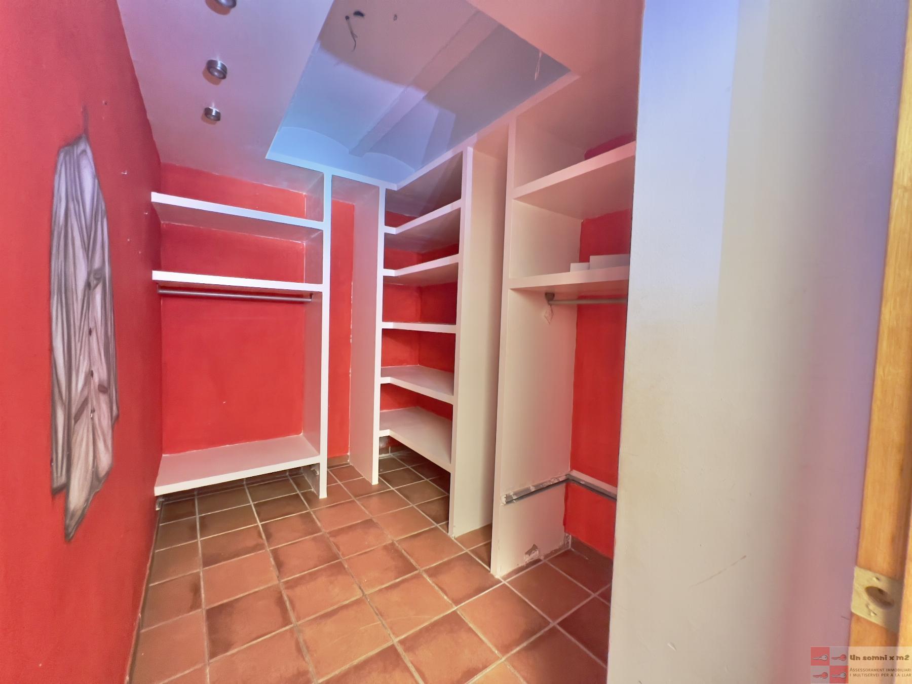 For sale of house in Vallbona d Anoia