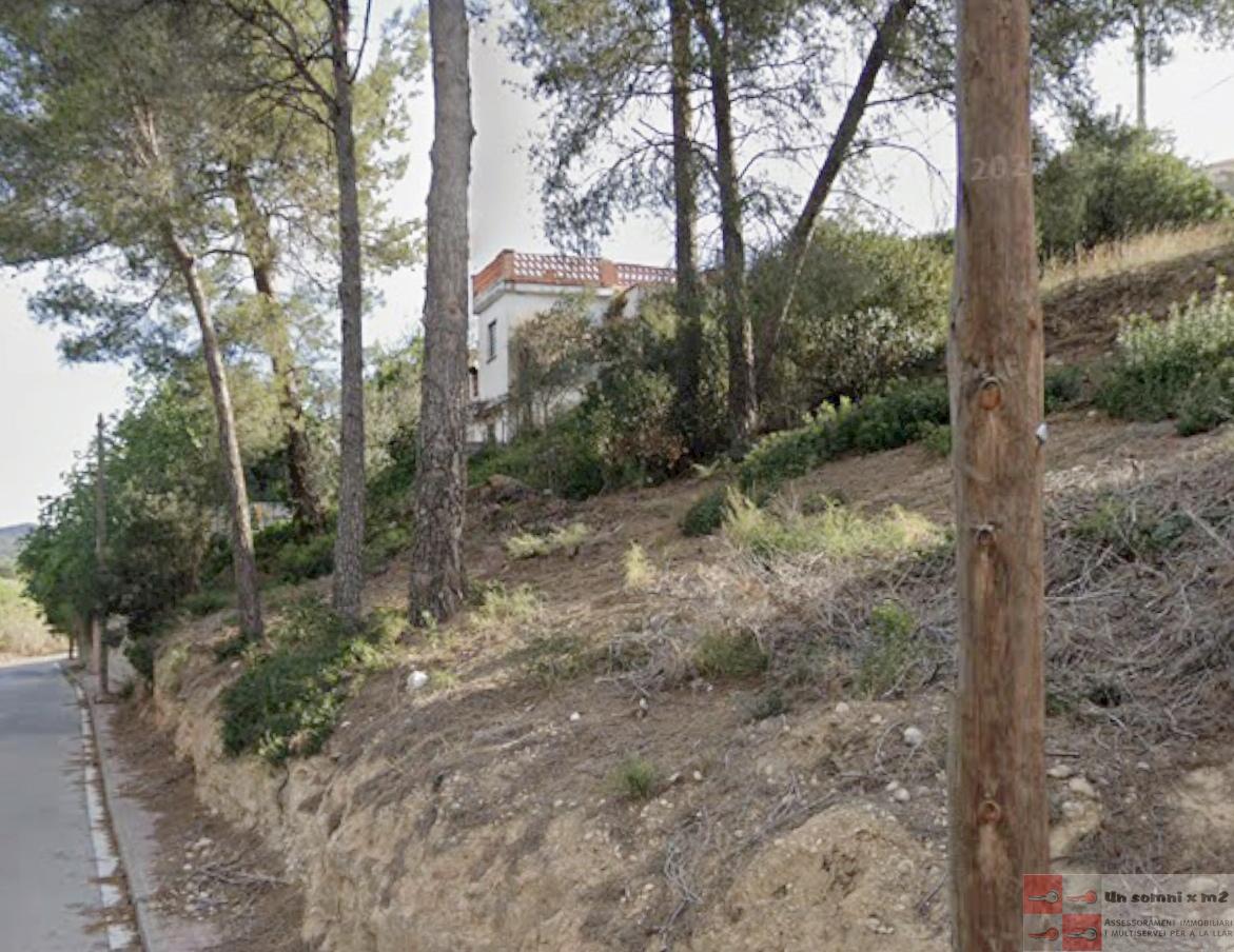 For sale of land in Piera