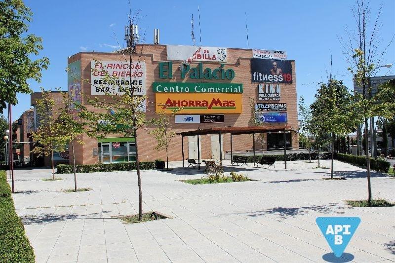 For sale of office in Boadilla del Monte