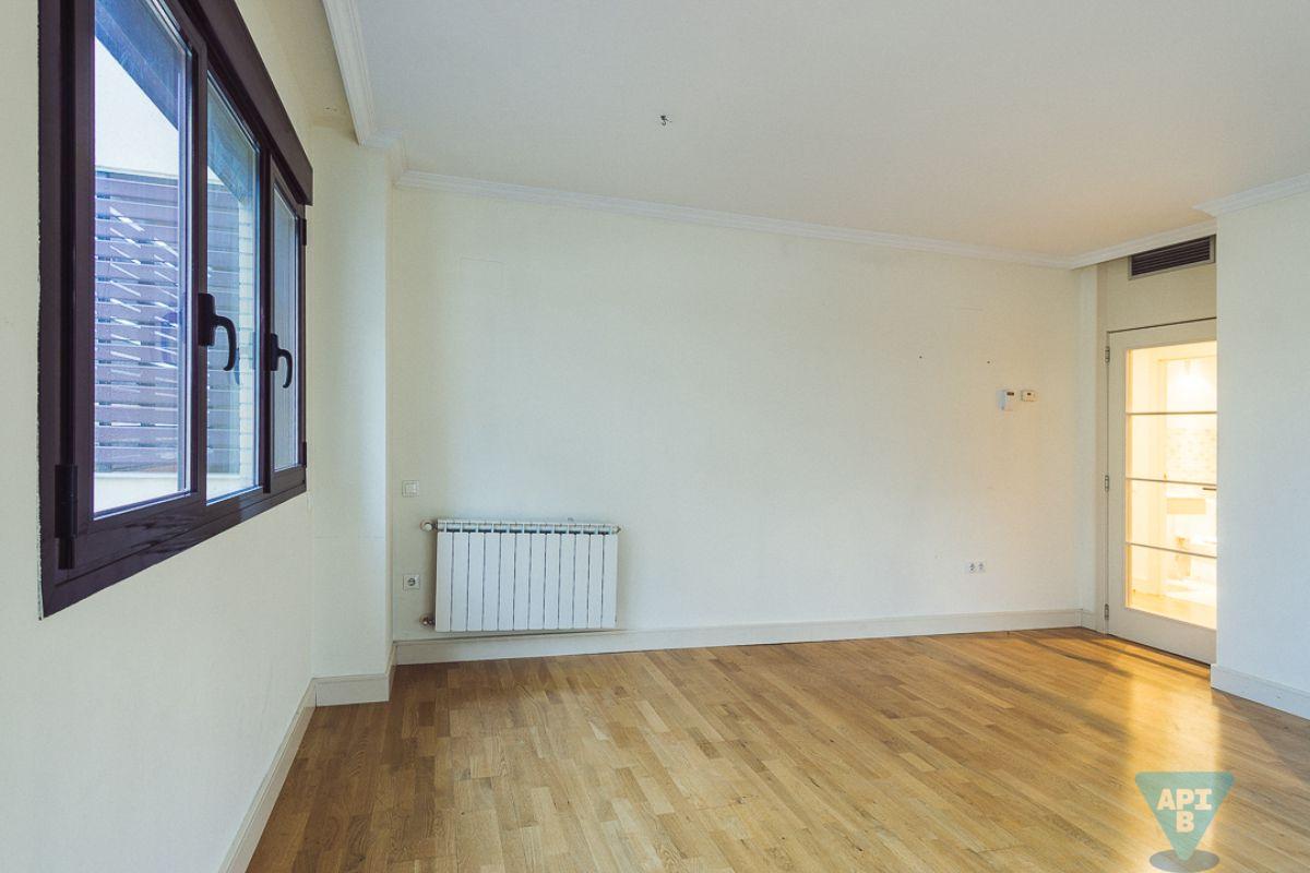 For sale of flat in Boadilla del Monte