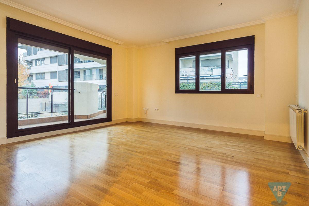 For sale of flat in Boadilla del Monte