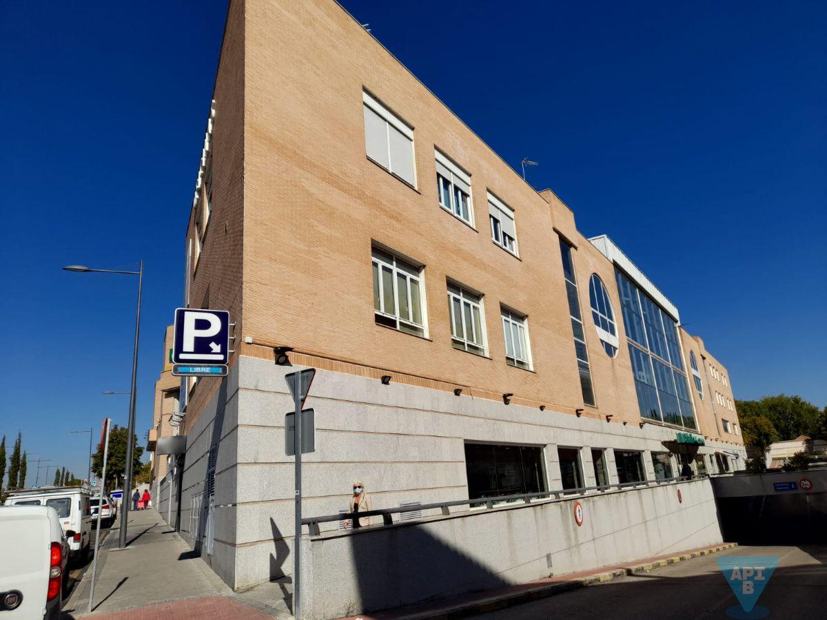 For sale of office in Boadilla del Monte