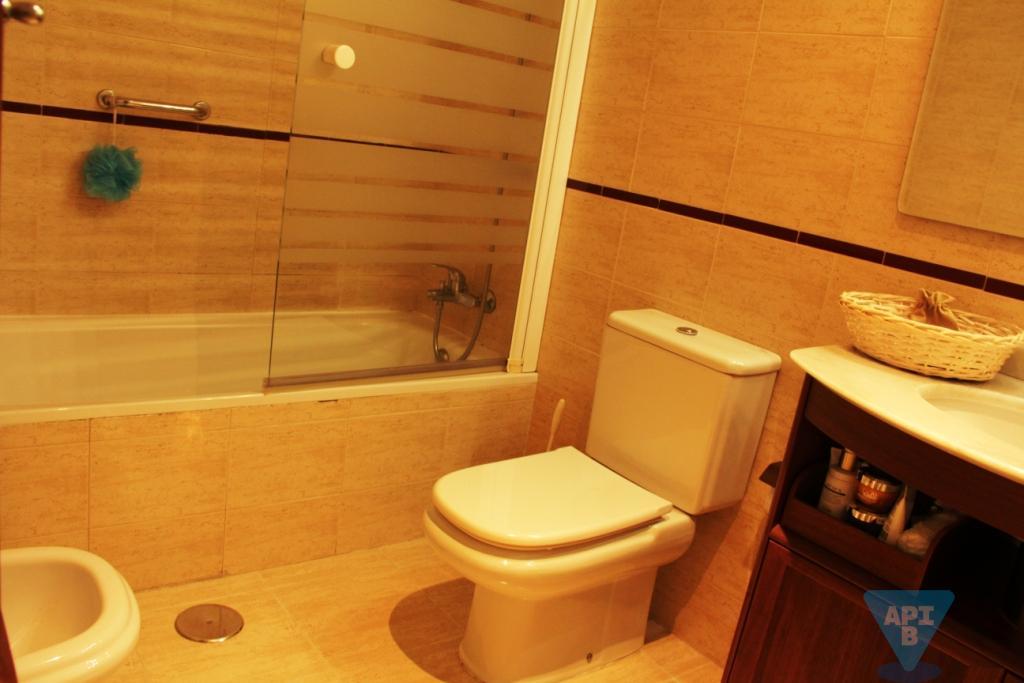 Suite bathroom