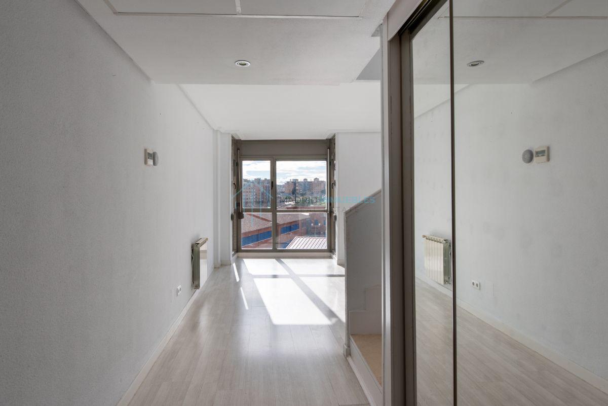 For sale of duplex in Madrid